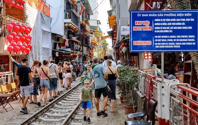 Ha Noi: Khong gioi thieu tour den khu ca phe duong tau