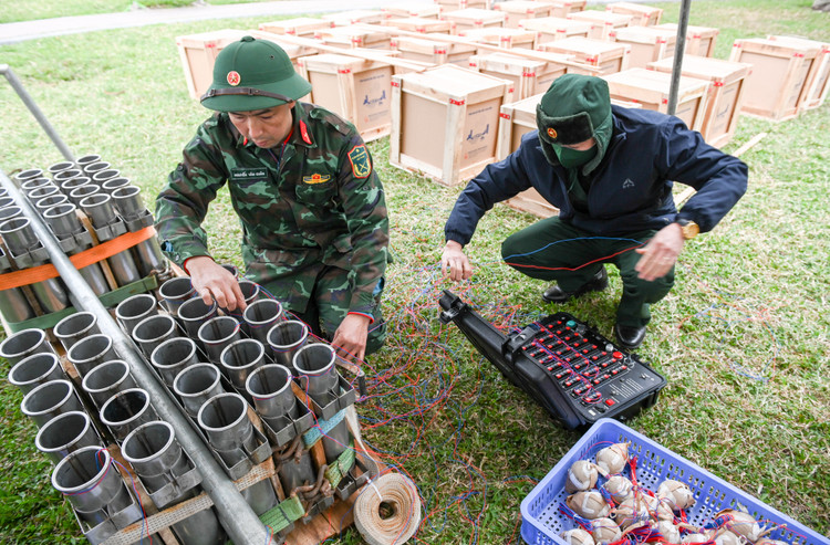 Tran dia phao hoa o Ha Noi san sang cho dem Giao thua-Hinh-7