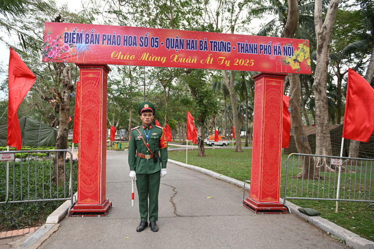 Tran dia phao hoa o Ha Noi san sang cho dem Giao thua