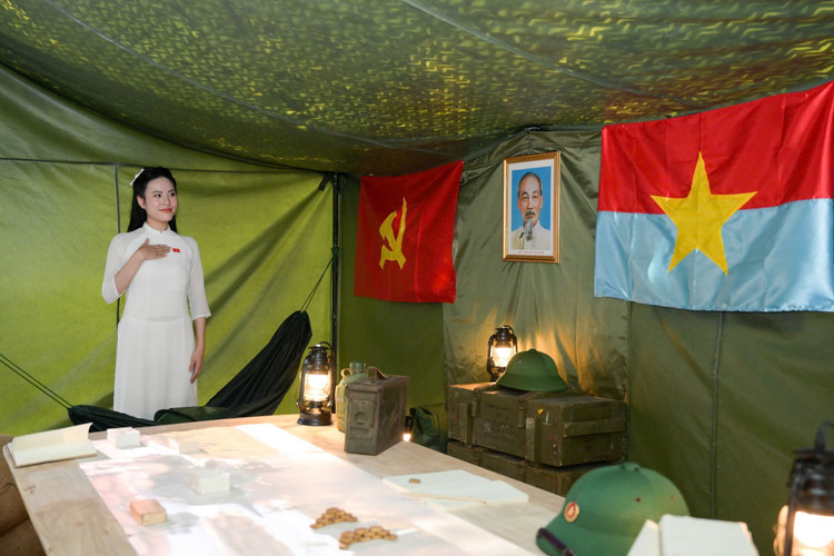 Trai nghiem cong nghe dac biet tai Trien lam tuong tac cua Bao Nhan Dan-Hinh-7