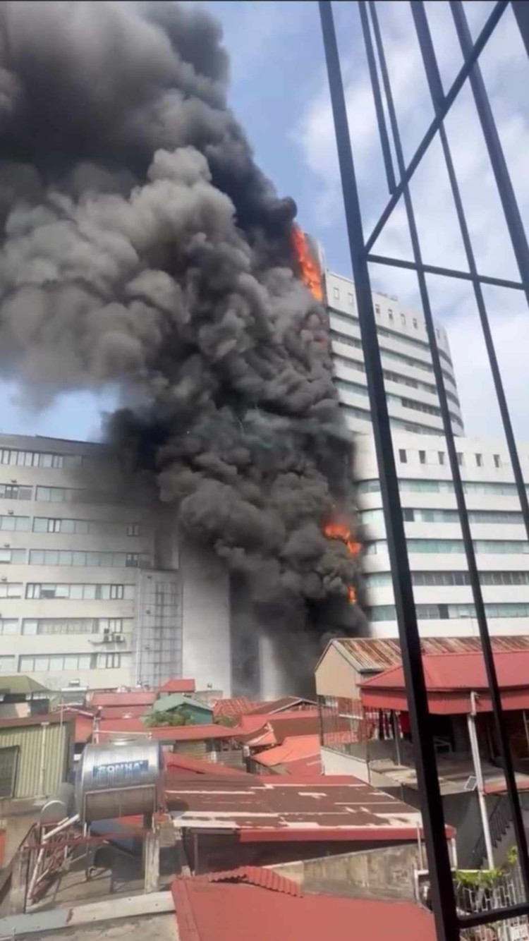 Ha Noi: Chay lon tai toa nha 18 tang o Thai Ha