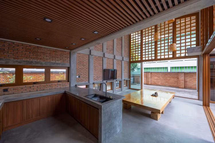 Bi vay tu phia, nha trong ngo van tran ngap anh sang-Hinh-3