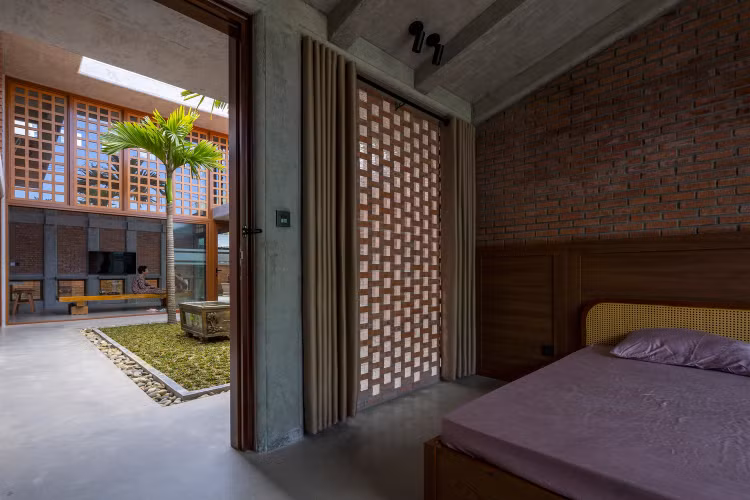 Bi vay tu phia, nha trong ngo van tran ngap anh sang-Hinh-9