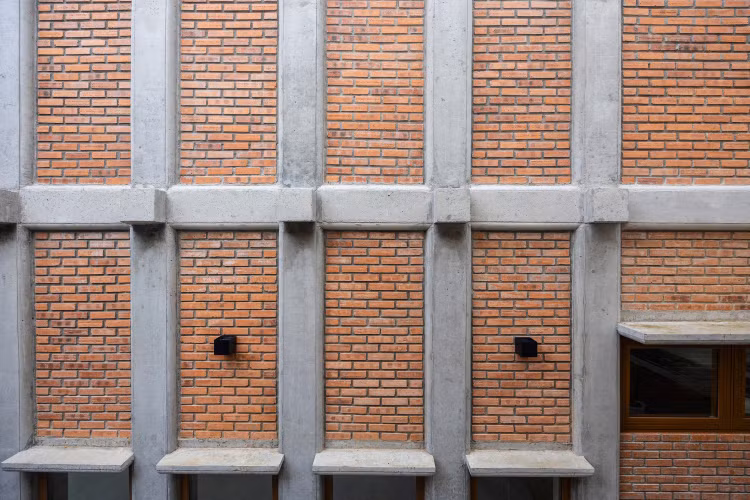 Bi vay tu phia, nha trong ngo van tran ngap anh sang-Hinh-10