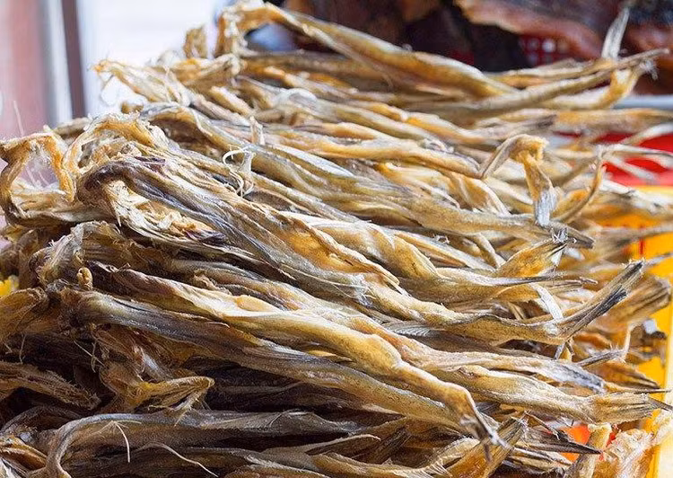 Bat ngo loai ca xua lon an nay trieu dong/kg khach tranh nhau mua-Hinh-11