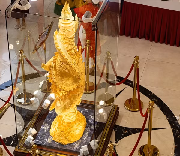 Ngam tuong rong dat vang 9999 cho khach “chot don” via Than Tai-Hinh-3