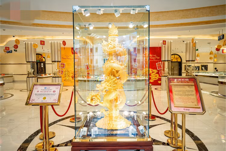 Ngam tuong rong dat vang 9999 cho khach “chot don” via Than Tai