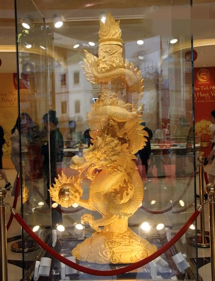 Ngam tuong rong dat vang 9999 cho khach “chot don” via Than Tai-Hinh-2