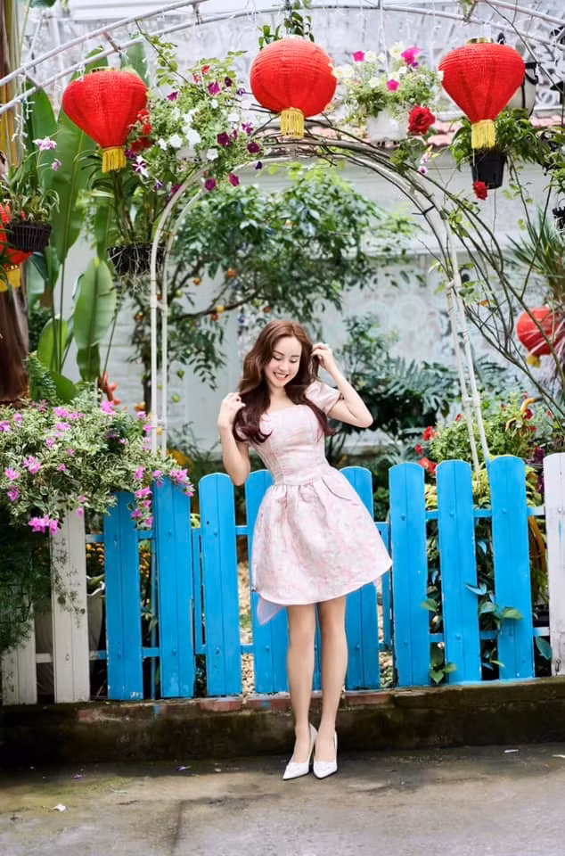 Ngam khu vuon loc la sum sue trong biet thu cua Vy Oanh