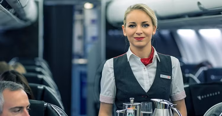 Goc khuat it nguoi biet ve nghe tiep vien hang khong-Hinh-4