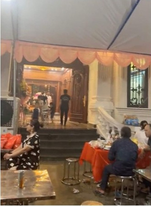 Can canh biet thu long lay Van Toan xay cho bo me o que-Hinh-6