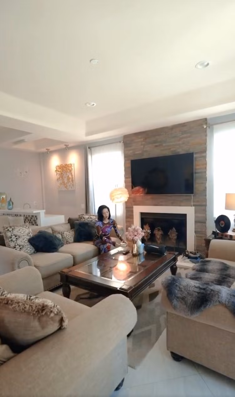 Ben trong biet thu o My mua san 6 nam truoc cua Le Quyen-Hinh-4