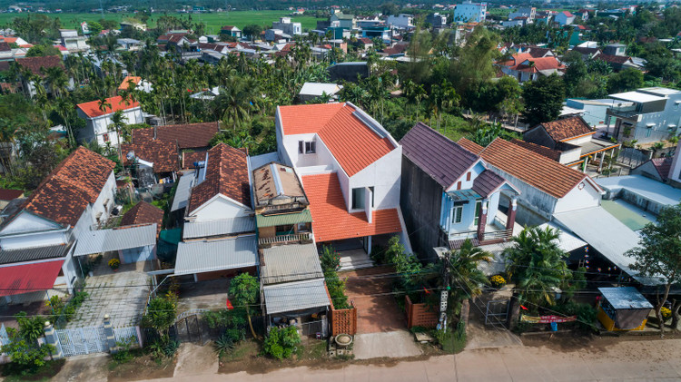 Nha mai ngoi o Quang Ngai dep long lanh tren bao ngoai-Hinh-4