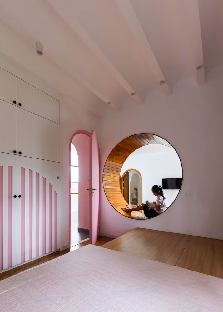 Thiet ke cua so tron, nha Lam Dong dep “nghieng nga” tren bao ngoai-Hinh-12