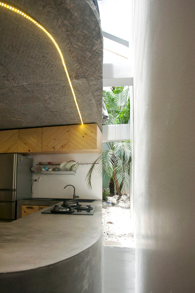 Ngoi nha gian di ngap nang gio dep ngo ngang giua Ha Noi-Hinh-6