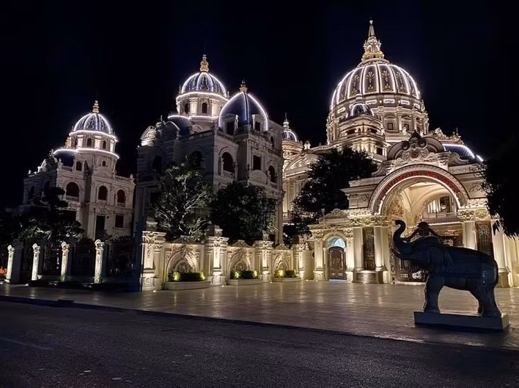 Lac loi trong lau dai nghin ty lon nhat Dong Nam A-Hinh-2
