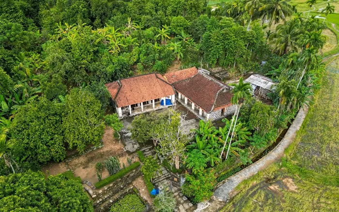 Ngoi nha go mit 200 nam “doc nhat vo nhi” o Quang Nam