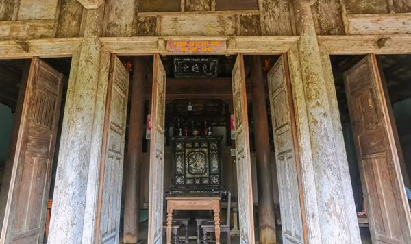 Ngoi nha go mit 200 nam “doc nhat vo nhi” o Quang Nam-Hinh-9