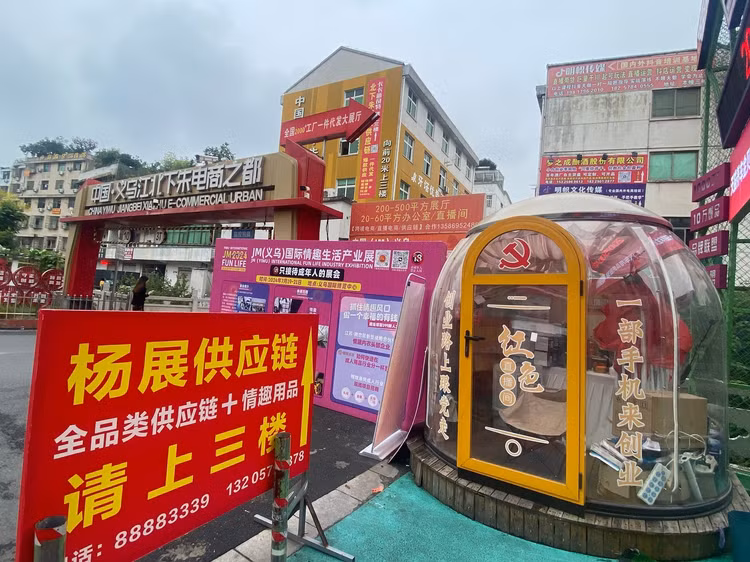 Bi an ben trong “ngoi lang ty phu” bong hoa “thi tran ma“-Hinh-8