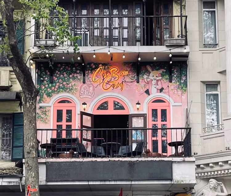 Dieu dac biet trong can nha bac ty giua pho co cua Tuan Hung