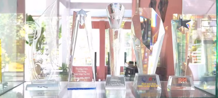 Nha vuon bat ngan 3.000m2 cua ca si Phi Hung-Hinh-12