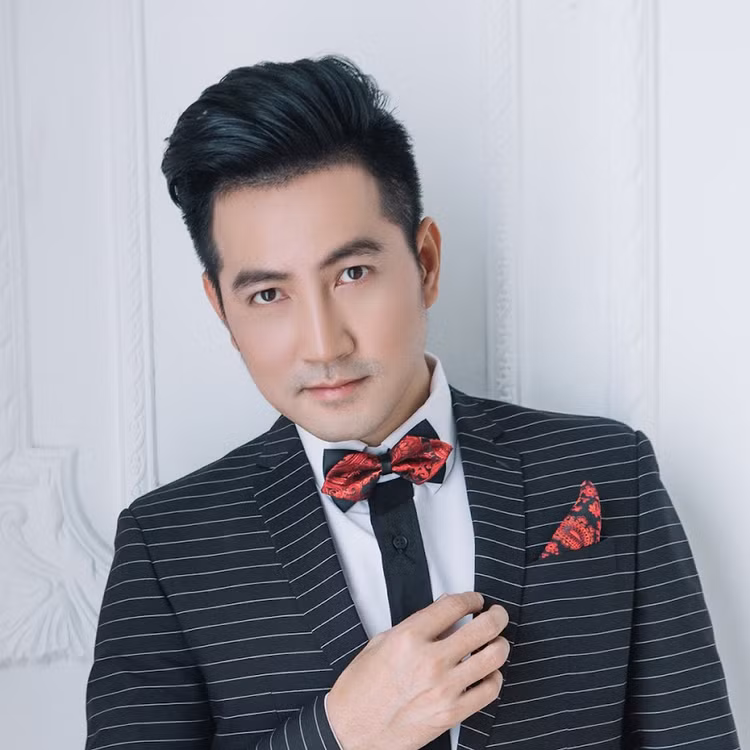 Nha vuon bat ngan 3.000m2 cua ca si Phi Hung