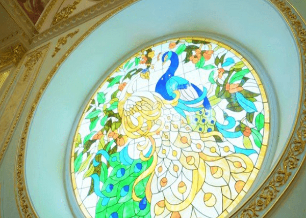 Mỗi họa tiết trong nhà đều toát lên vẻ vương giả và quý tộc.