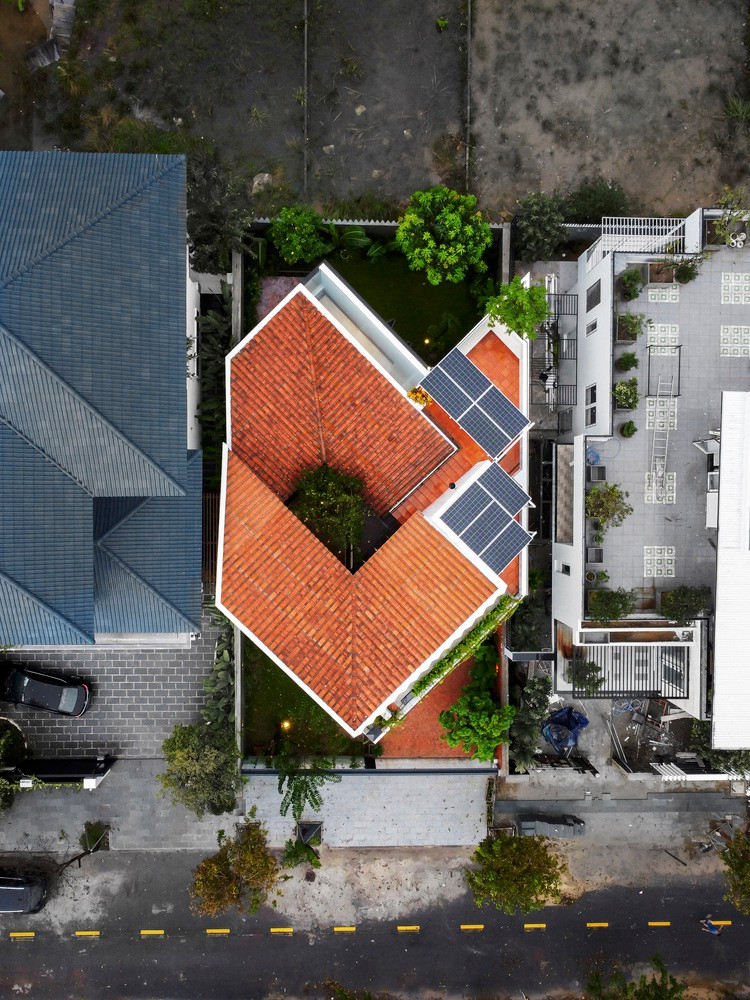 Ngoi nha xoay 45 do de tranh “duong dam” o Da Nang-Hinh-3