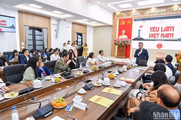 Lễ công bố dự án “Yêu lắm Việt Nam". (Ảnh: THÀNH ĐẠT)