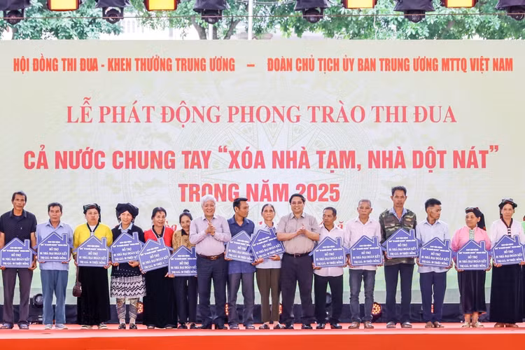 Chuong trinh phat dong ung ho xoa nha tam, nha dot nat tren ca nuoc