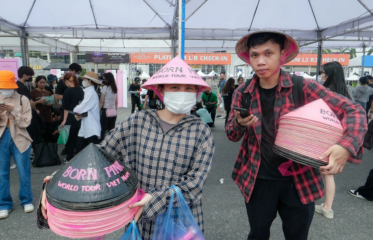 Nhung dich vu “hot bac” an theo show Blackpink-Hinh-9