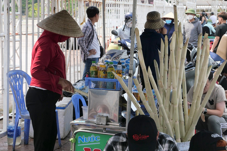 Nhung dich vu “hot bac” an theo show Blackpink-Hinh-5