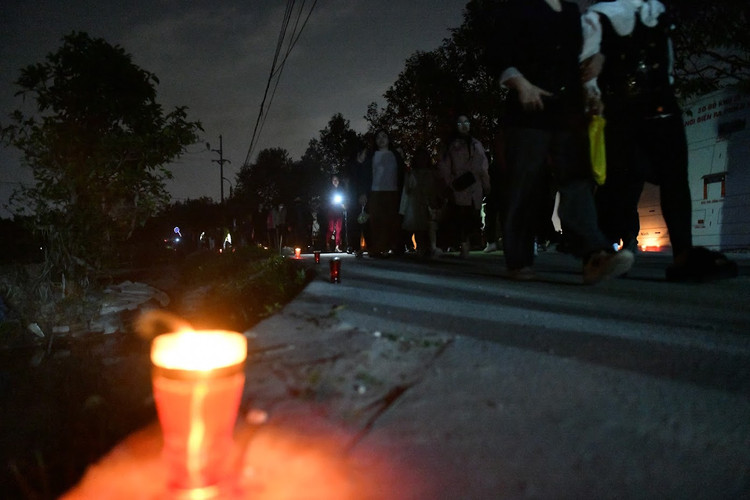 Di phien cho Am Duong “ma mi”, may man moi mua duoc thu nay-Hinh-4