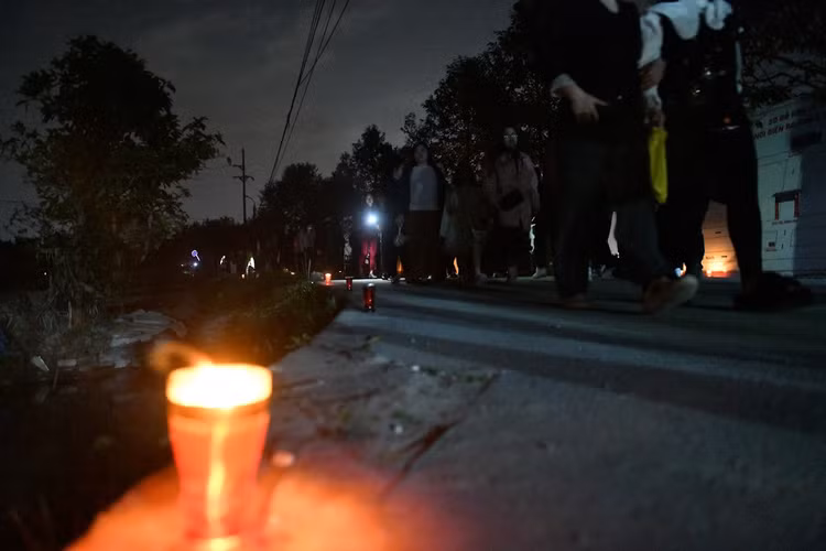 Di phien cho Am Duong “ma mi”, may man moi mua duoc thu nay-Hinh-4