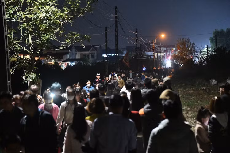 Di phien cho Am Duong “ma mi”, may man moi mua duoc thu nay-Hinh-10