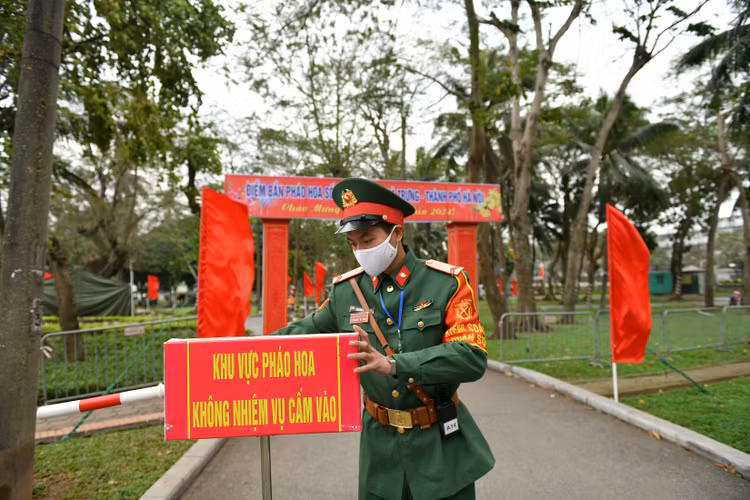 Ha Noi: Tran dia phao hoa san sang phuc vu nguoi dan don Giao thua-Hinh-12