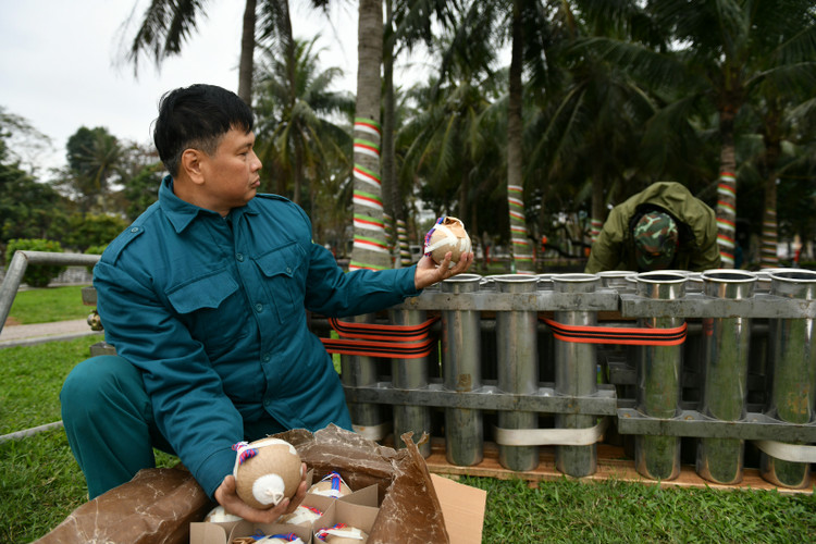 Ha Noi: Tran dia phao hoa san sang phuc vu nguoi dan don Giao thua-Hinh-10