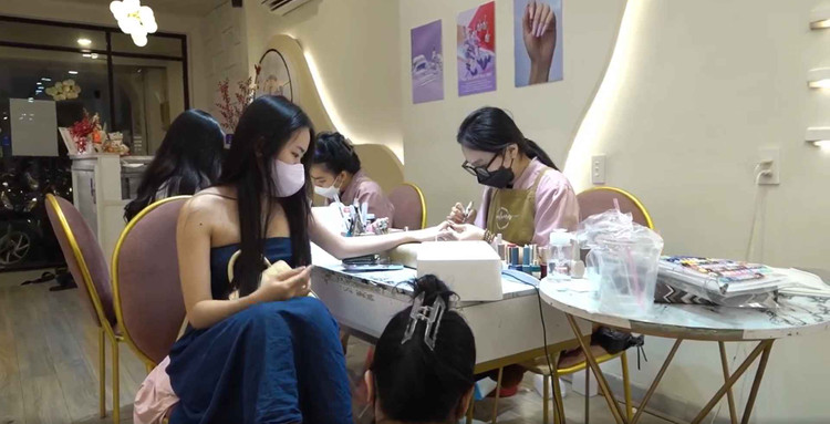 Lam dep ngay can Tet: Chu phuc vu den dem, khach dat truoc ca tuan-Hinh-3