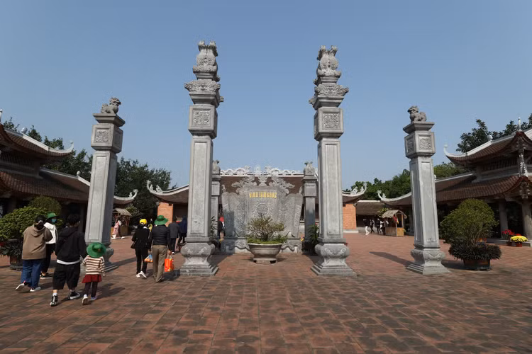 Dau nam, du xuan chua Tam Chuc cau binh an-Hinh-5