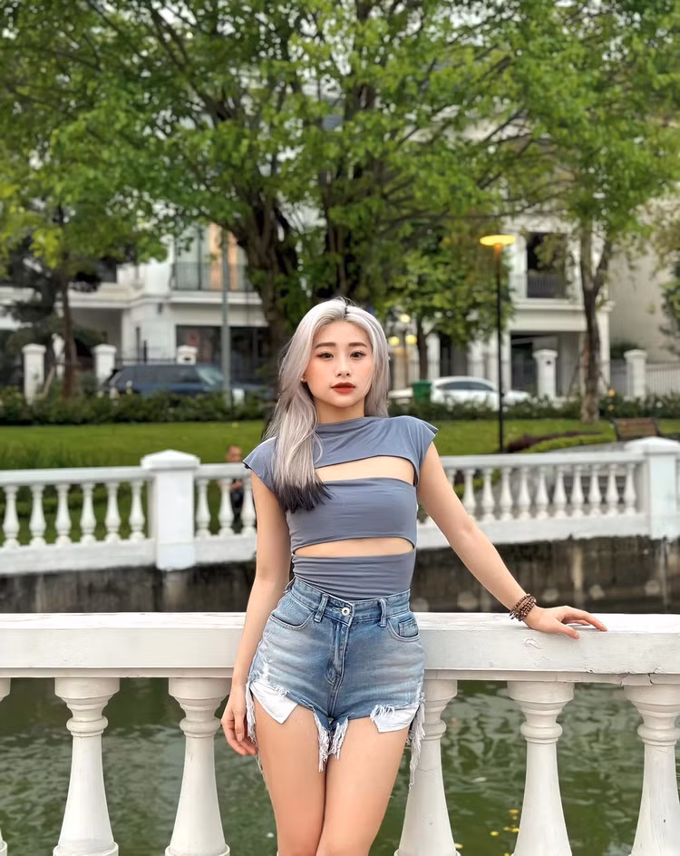 Hot girl TDDC Pham Nhu Phuong dien ao dai xinh don Tet-Hinh-8