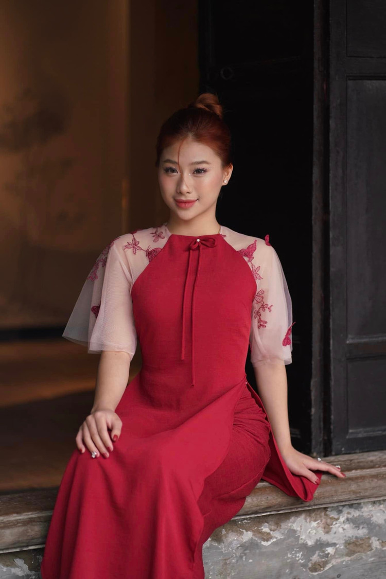 Hot girl TDDC Pham Nhu Phuong dien ao dai xinh don Tet-Hinh-3