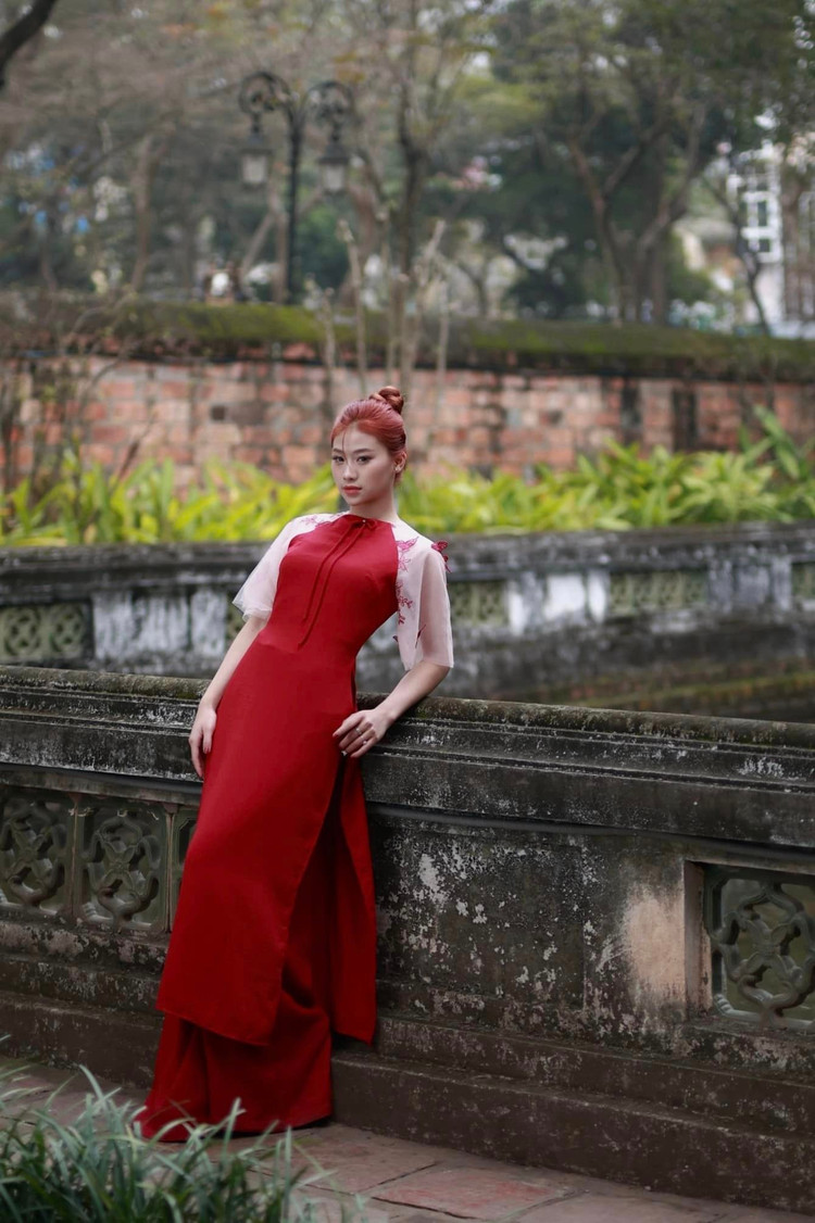 Hot girl TDDC Pham Nhu Phuong dien ao dai xinh don Tet-Hinh-4