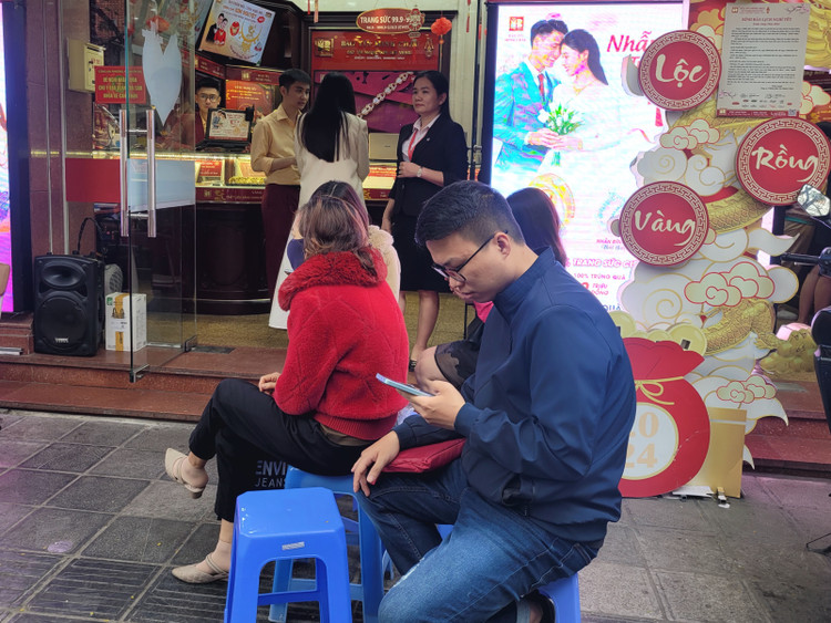 Co so kinh doan vang tap nap nguoi mua truoc ngay via Than Tai-Hinh-4