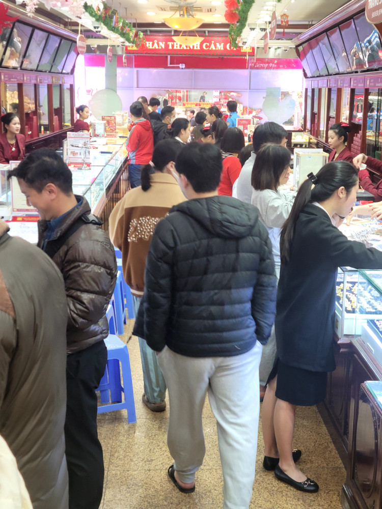 Co so kinh doan vang tap nap nguoi mua truoc ngay via Than Tai-Hinh-3