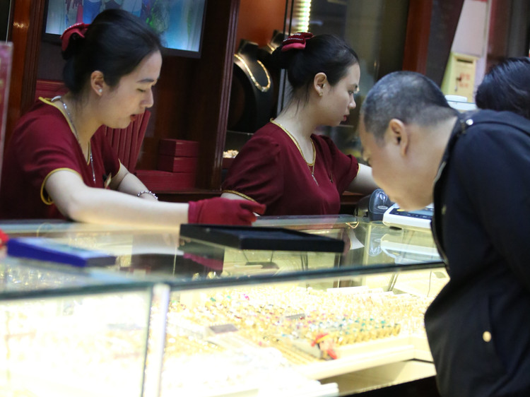 Co so kinh doan vang tap nap nguoi mua truoc ngay via Than Tai-Hinh-5