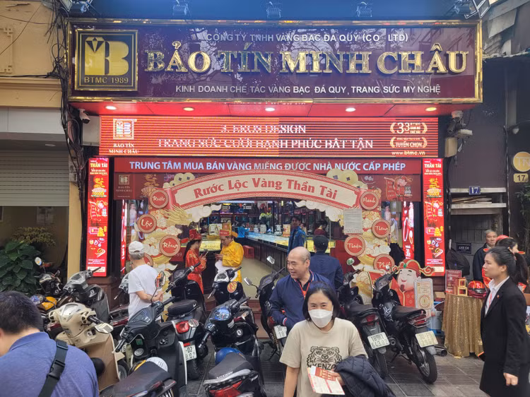 Co so kinh doan vang tap nap nguoi mua truoc ngay via Than Tai