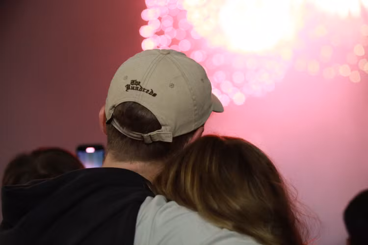 Du khach Tay thich thu don giao thua, chao Xuan Giap Thin tai Ho Guom-Hinh-6