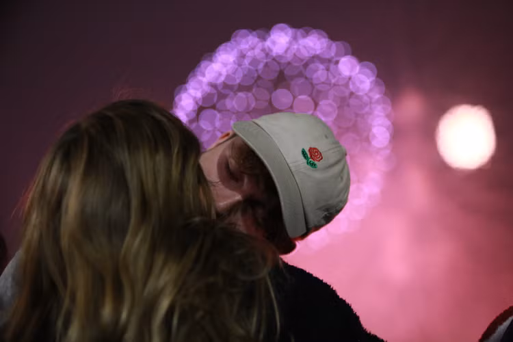 Du khach Tay thich thu don giao thua, chao Xuan Giap Thin tai Ho Guom-Hinh-7