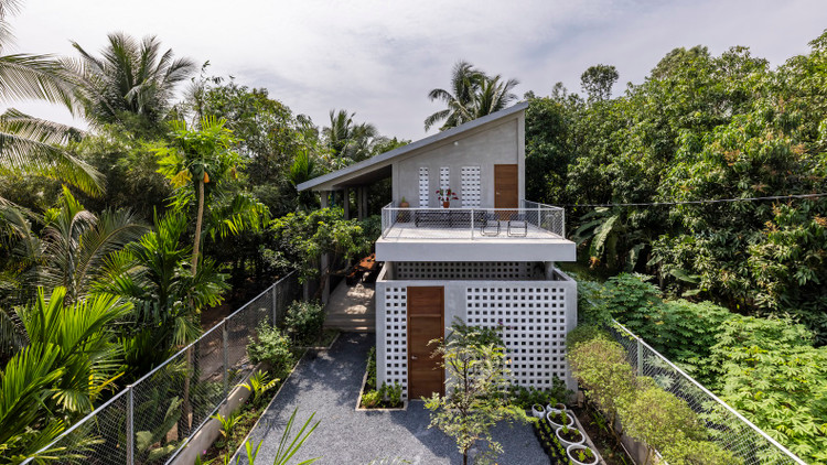 Nha gac lung don gian van dep long lanh tren bao ngoai-Hinh-3