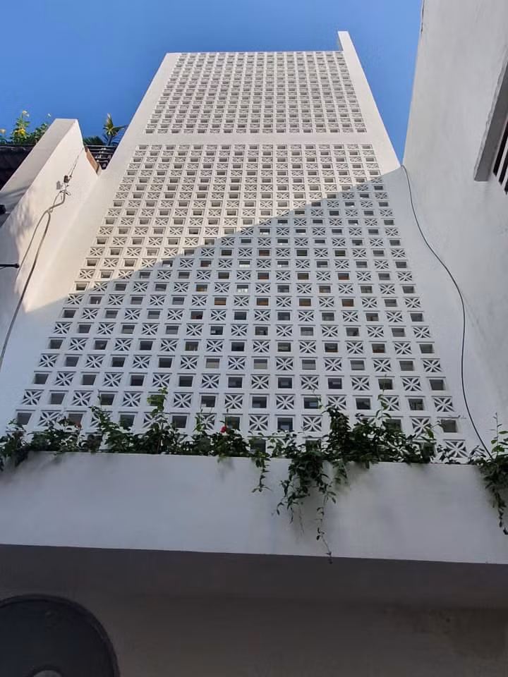 Nha pho 38m2 trong hem nho van ngap nang gio giua Sai Gon